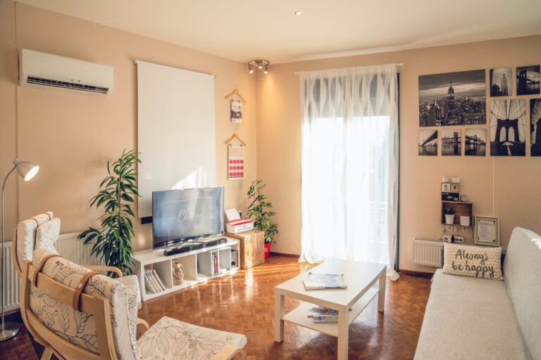 DG Speaks - Money - Airbnb - House interior photo