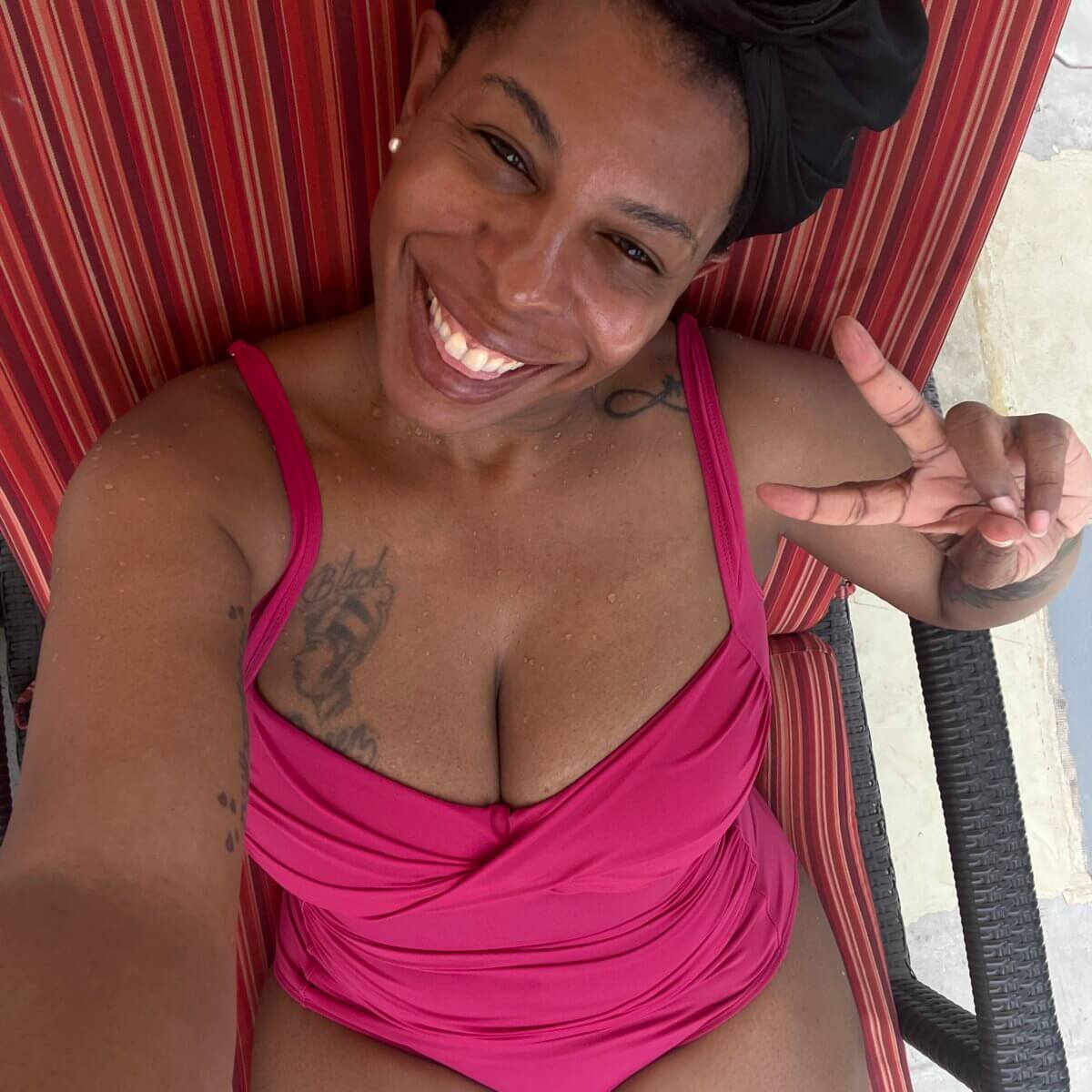 Mercedes relaxing by the Hampton by Hilton poolside during her 3 days in Dubai.