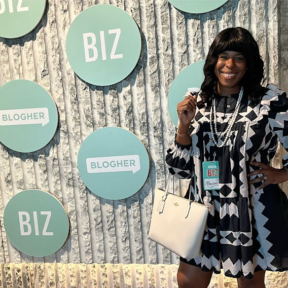 Blog | Travel, Food, Film & Culture | DG Speaks - Mercedes at BlogHER Biz