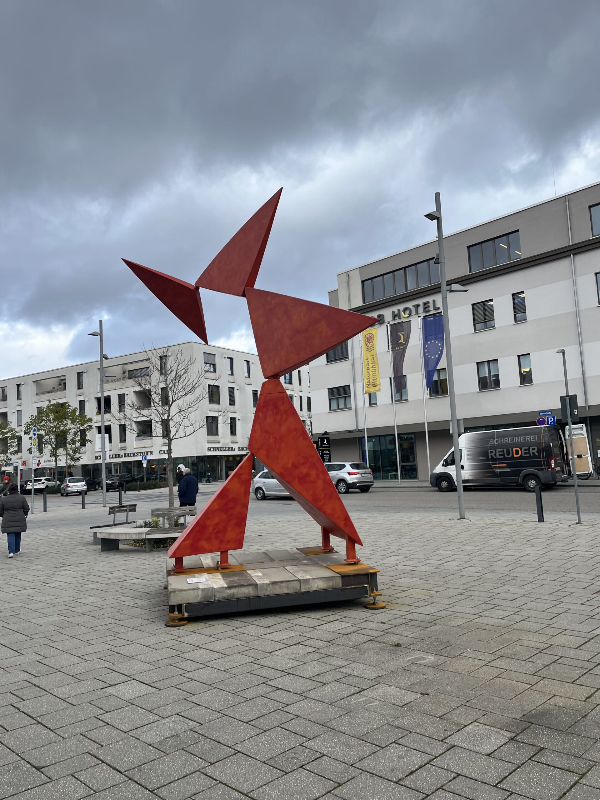 Red geometric sculpture in Eichstätt