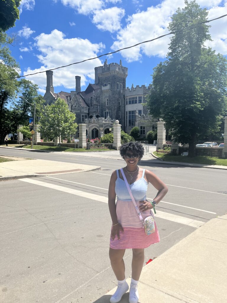 Canada Travel Guide - Mercedes Castle Hopping in Toronto